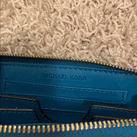 Teal Michael Kors Wristlet - Picture 5 of 6